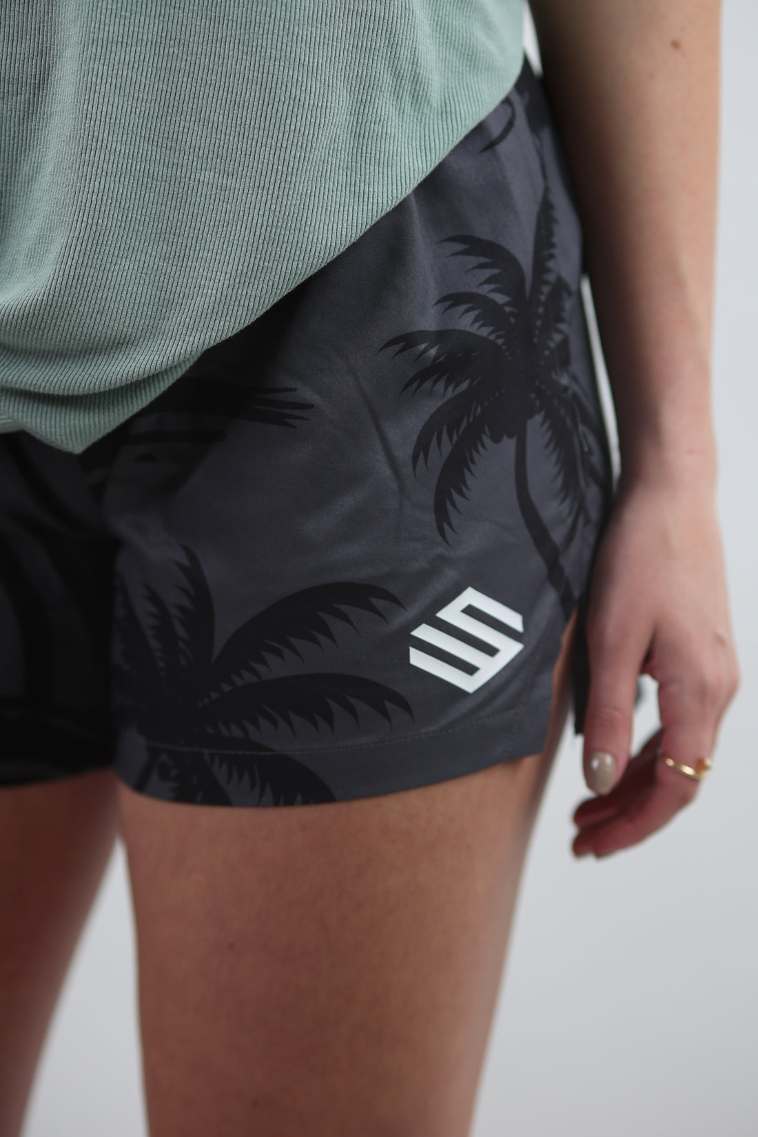 Distance Shorts - Palm Tree